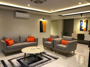1BHK, Luxe Apt Secure For Ladies BT Phase 1